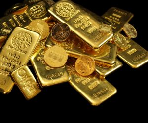 Os movimentos do ouro revelam pressões ocultas nos mercados cambiais globais.